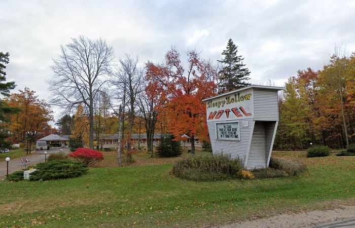 Deer Forest Motel (Sleepy Hollow Motel) - Photo From Website